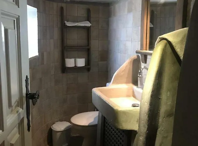 Matsas Mansions Folégandros