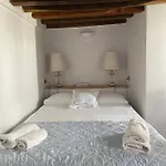 بيت للعطل Matsas Mansions Folégandros