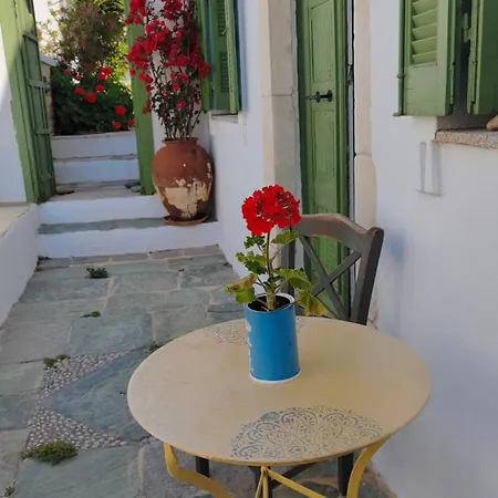 Matsas Mansions Folégandros