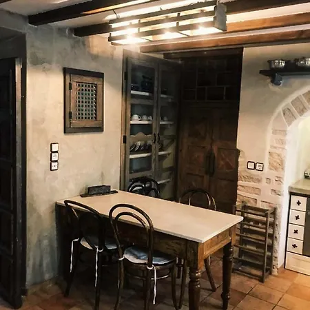 بيت للعطل Matsas Mansions *