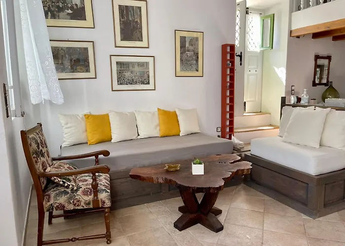 Matsas Mansions * Folegandros Town